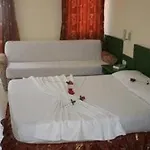 Elit Garden Apart 3* Side