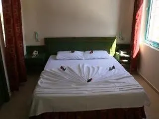 Elit Garden Apart 3* Сіде