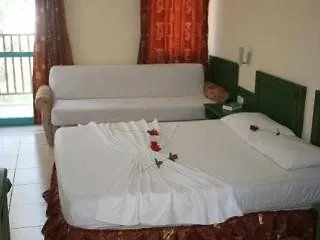 Elit Garden Apart 3* Сіде